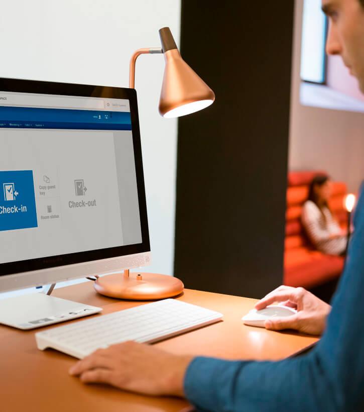 Portátil con la configuración de SALTO